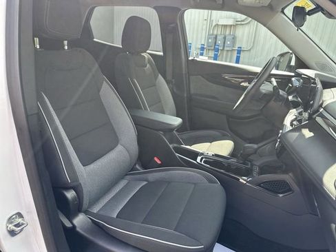 Used 2025 Chevrolet TrailBlazer LT w/ Driver Confidence Package image 26