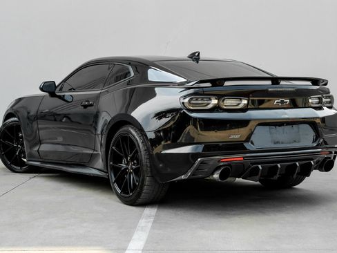 Used 2019 Chevrolet Camaro SS RWD image 8