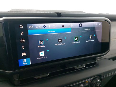 Used 2025 Jeep Wrangler Unlimited Sahara w/ Safety Group image 23