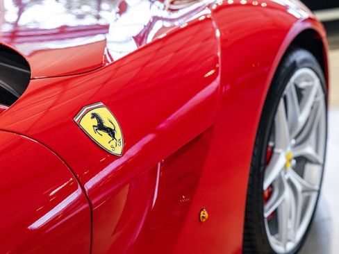 Used 2017 Ferrari F12 Berlinetta RWD image 21