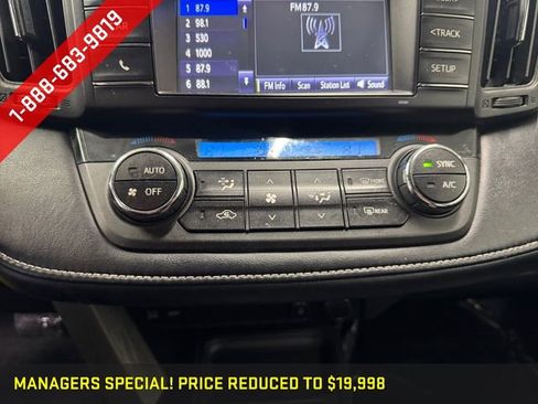 Used 2018 Toyota RAV4 XLE AWD/4WD image 3