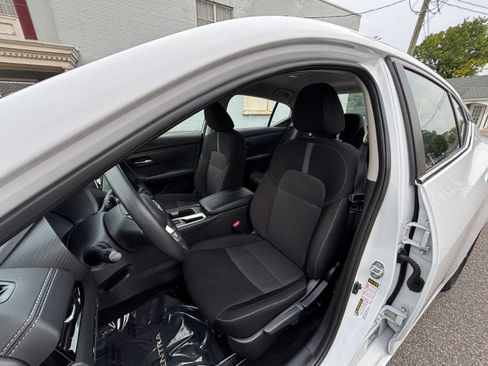Used 2025 Nissan Sentra SV FWD image 34
