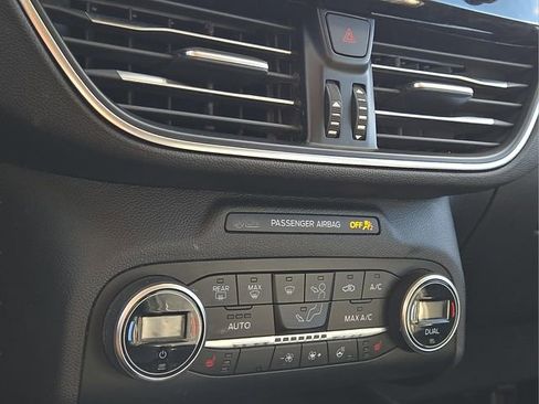 Used 2020 Ford Escape Titanium image 23