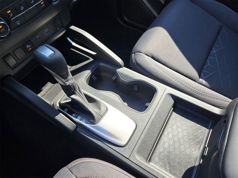 Used 2025 Nissan Frontier SV image 17