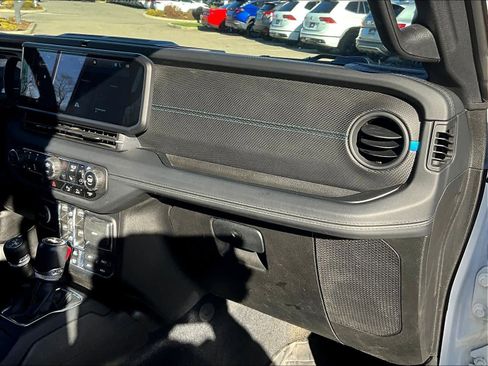 Used 2024 Jeep Wrangler Unlimited Rubicon 4xe image 13