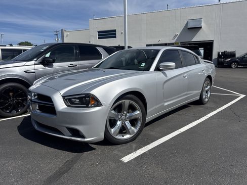 Used 2012 Dodge Charger SXT w/ Rallye Appearance Group RWD image 1