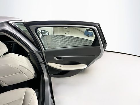 Used 2025 Hyundai Sonata SEL FWD image 29