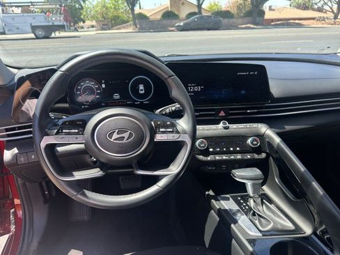 Used 2024 Hyundai Elantra SEL w/ Convenience Package FWD image 12