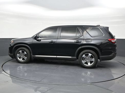 Used 2025 Honda Pilot EX-L image 2