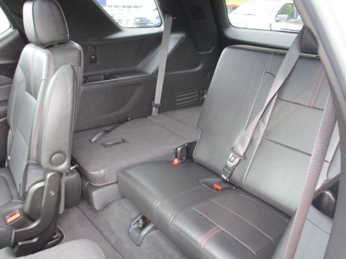Certified 2023 Chevrolet Traverse RS AWD/4WD image 12