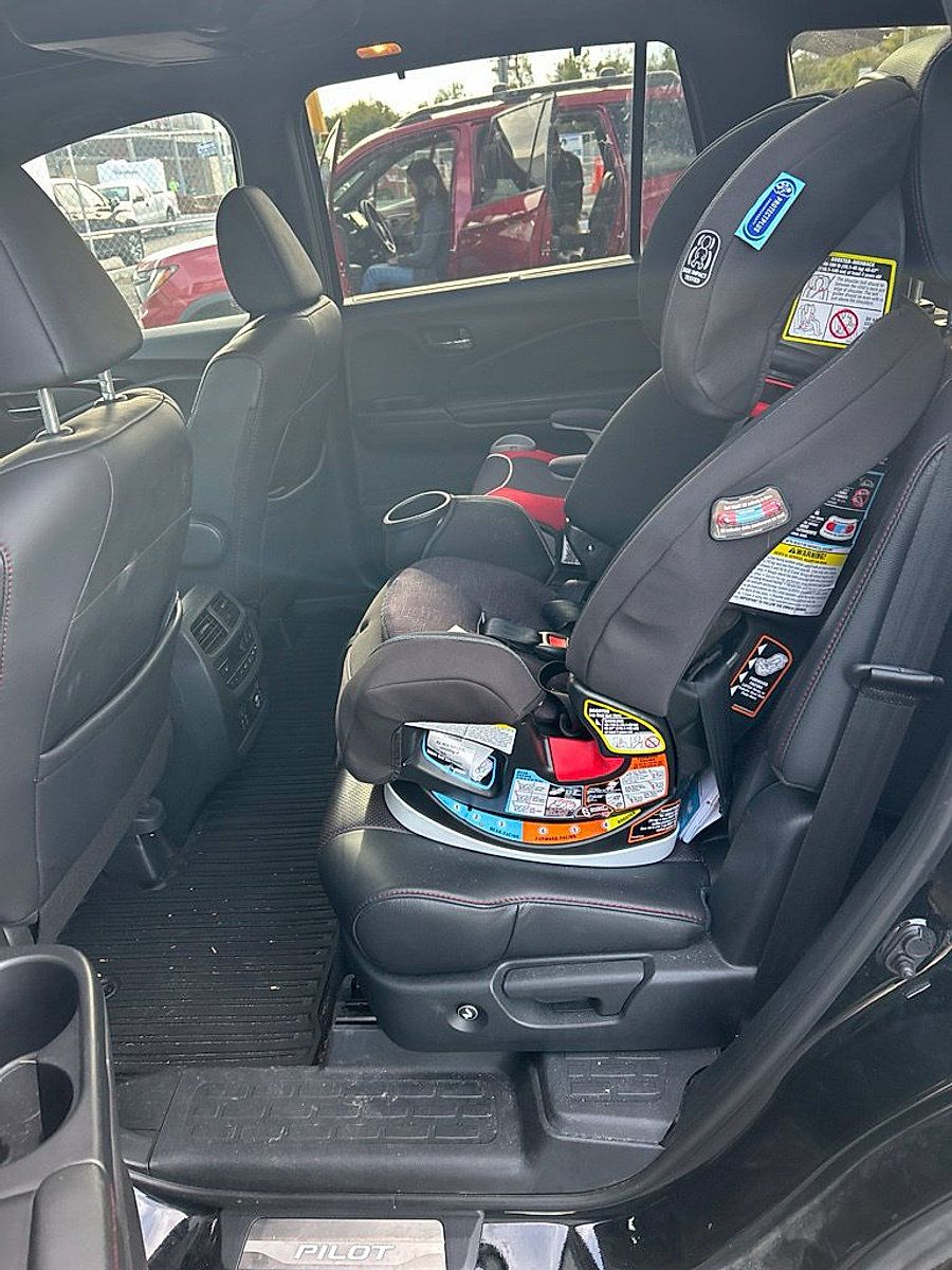 Used 2021 Honda Pilot Black Edition image 7