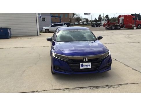 Used 2022 Honda Accord Sport image 3