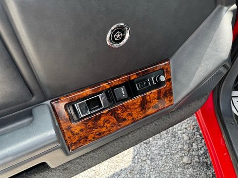 Used 1989 Chrysler LeBaron Premium image 38