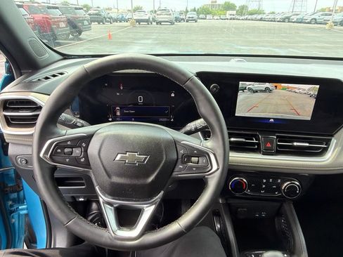 Used 2025 Chevrolet TrailBlazer ACTIV w/ Driver Confidence Package FWD image 11