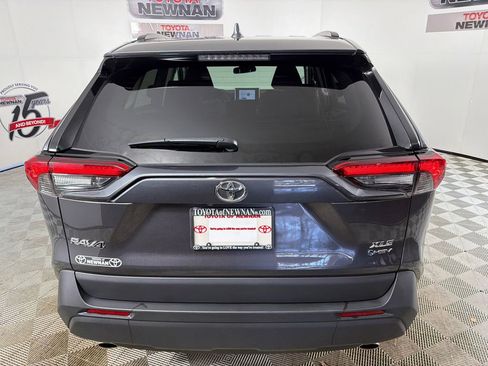 Used 2025 Toyota RAV4 XLE w/ Convenience Package image 5