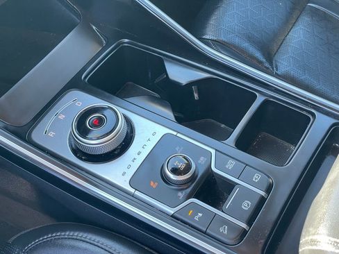 Used 2023 Kia Sorento EX image 24