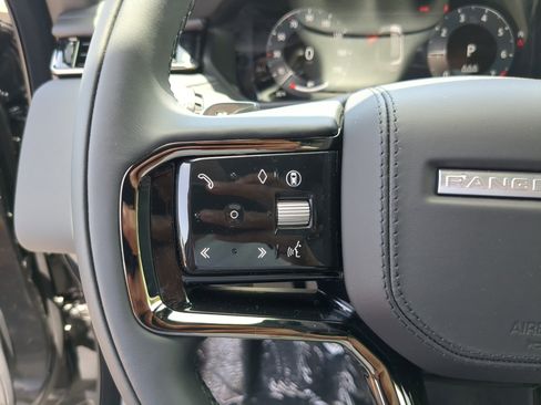 New 2026 Land Rover Range Rover Velar Dynamic SE image 27