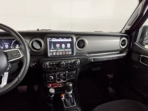 Used 2023 Jeep Wrangler Unlimited Rubicon 4xe w/ Cold Weather Group AWD/4WD image 19