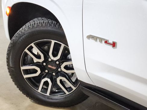 Used 2023 GMC Yukon AT4 AWD/4WD image 23