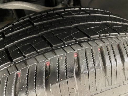 Used 2023 Chevrolet Silverado 1500 Custom image 8