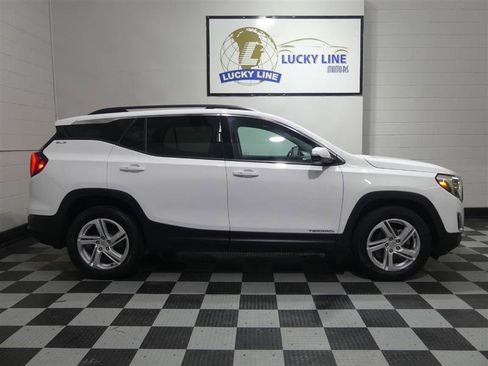 Used 2020 GMC Terrain SLE w/ Driver Convenience Package image 6