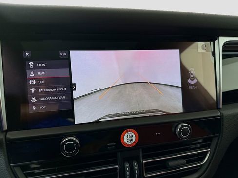 New 2026 Porsche Macan image 17