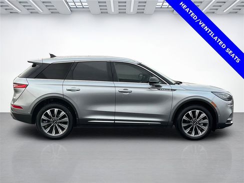 Certified 2022 Lincoln Corsair Reserve w/ Equipment Group 201A image 2