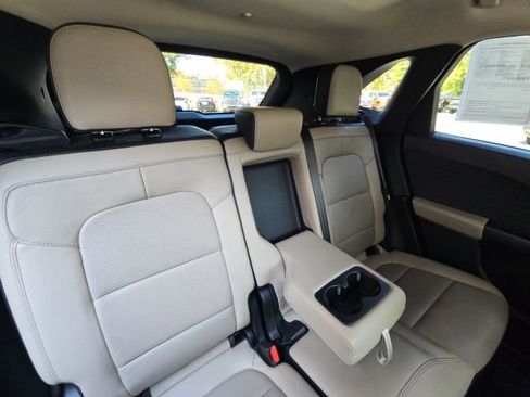 Used 2020 Ford Escape Titanium image 18