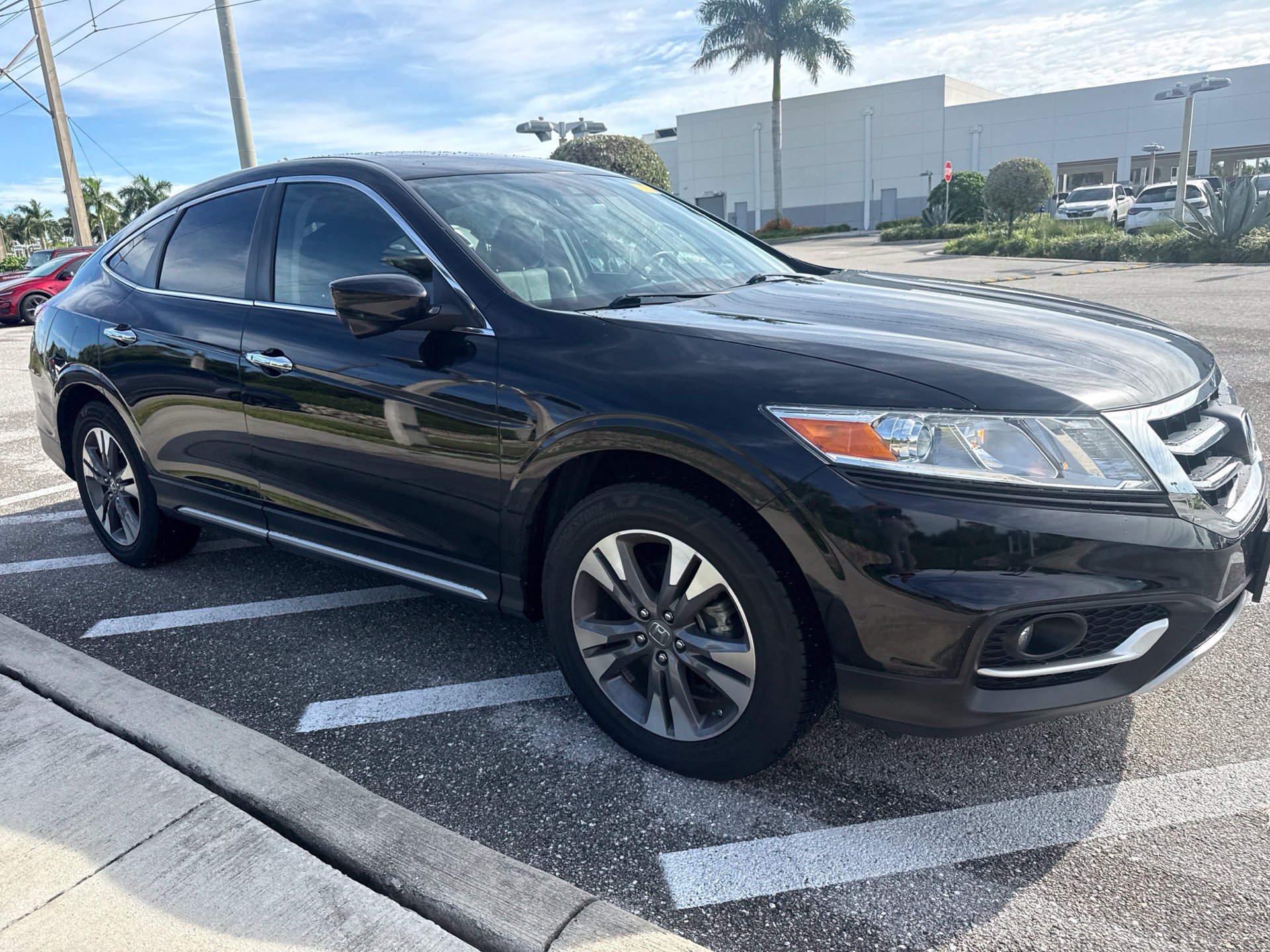 Used 2013 Honda Crosstour EX-L image 3