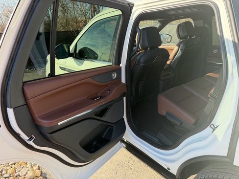 New 2026 Lincoln Navigator Reserve image 21