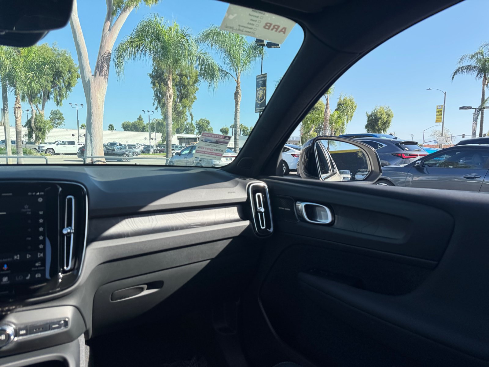 Used 2023 Volvo XC40 Recharge Ultimate w/ Protection Package Premier AWD/4WD image 18