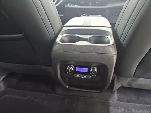 Used 2025 Buick Enclave Preferred image 19