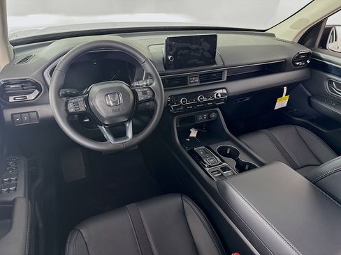 Certified 2025 Honda Pilot EX-L image 18
