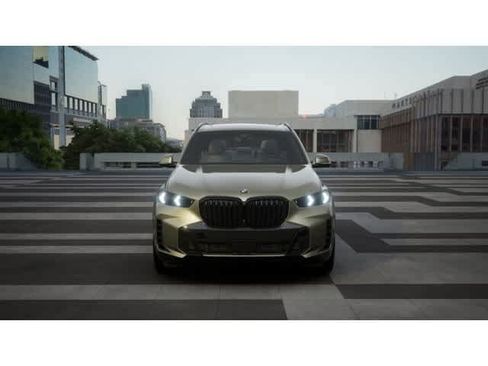 New 2026 BMW X5 sDrive40i w/ M Sport Package RWD image 3
