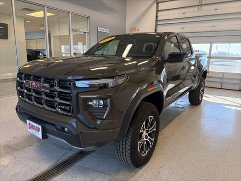 Used 2025 GMC Canyon AT4 w/ AT4 Premium Package image 5