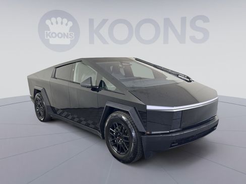 Used 2025 Tesla Cybertruck AWD Crew Cab image 10