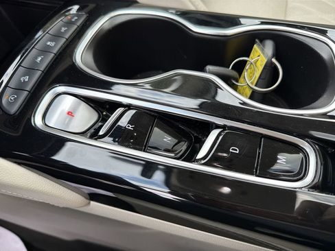 Used 2023 Buick Envision Avenir image 26