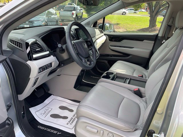 Used 2024 Honda Odyssey Touring image 9