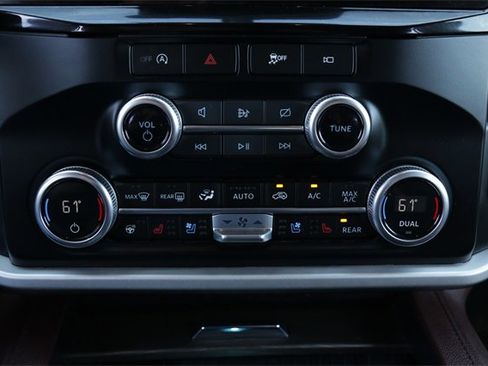 Used 2024 Ford Expedition Limited image 18