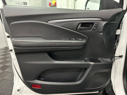 Used 2025 Honda Passport EX-L image 18