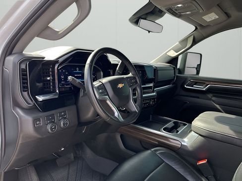 Used 2024 Chevrolet Silverado 3500 LT w/ Convenience Package image 26