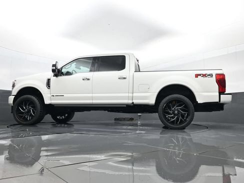 Used 2022 Ford F250 Platinum w/ FX4 Off-Road Package AWD/4WD image 26