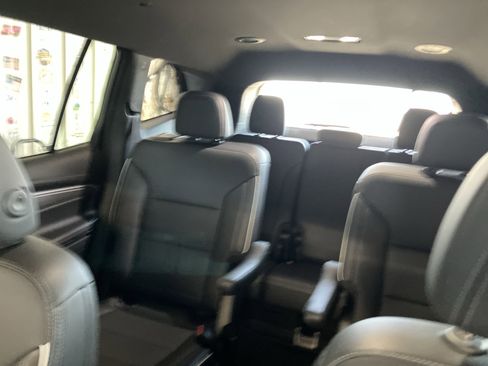 Used 2025 Buick Enclave Preferred image 26