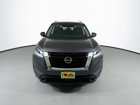 Used 2024 Nissan Pathfinder SV FWD image 4