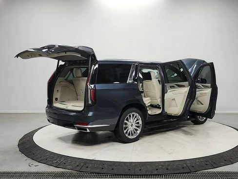 Used 2021 Cadillac Escalade Premium Luxury Platinum AWD/4WD image 15