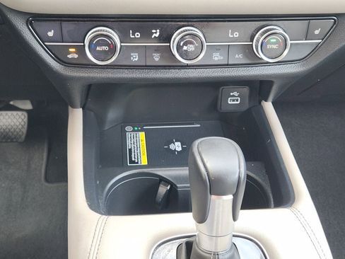 Used 2024 Honda HR-V EX-L image 18