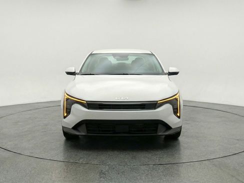 Used 2025 Kia K4 FWD image 2
