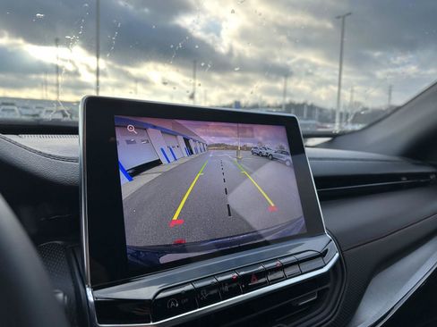 Used 2025 Jeep Compass Trailhawk image 30