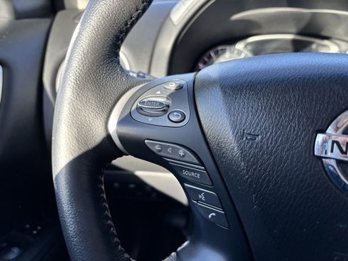 Used 2013 Nissan Pathfinder Platinum image 14