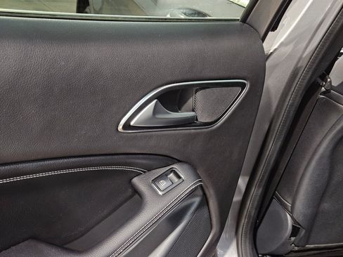 Used 2018 Mercedes-Benz GLA 250 image 35